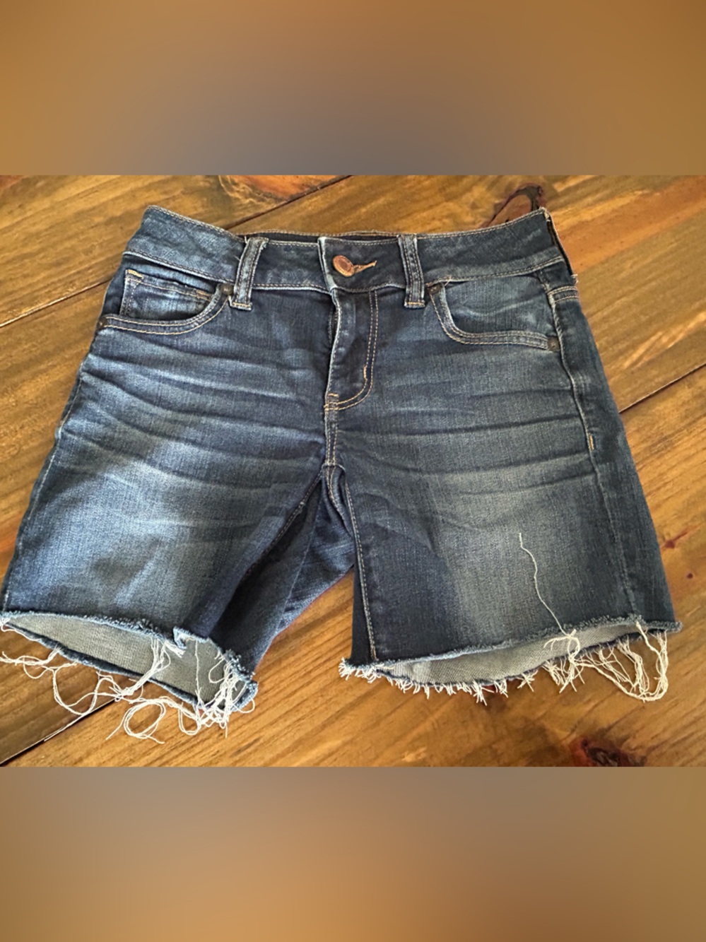✨American Eagle Outfitters Girls Dark Wash Denim Cutoff Shorts